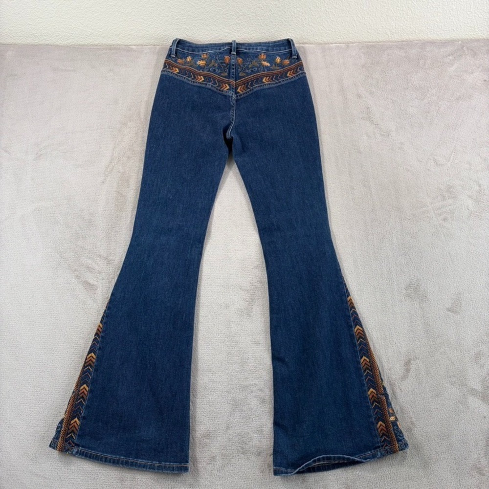 Driftwood Violet Embroidered Floral Flare Jeans in Blue Wash Women 26 High Rise - Picture 5 of 11